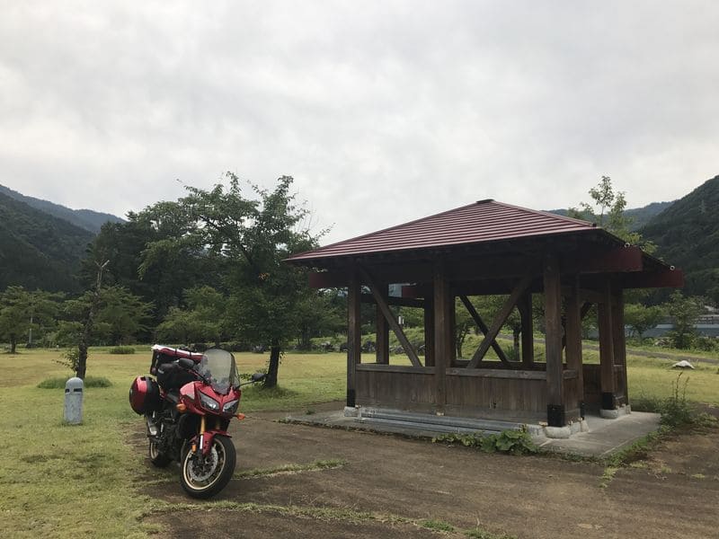キャンプ場とバイク