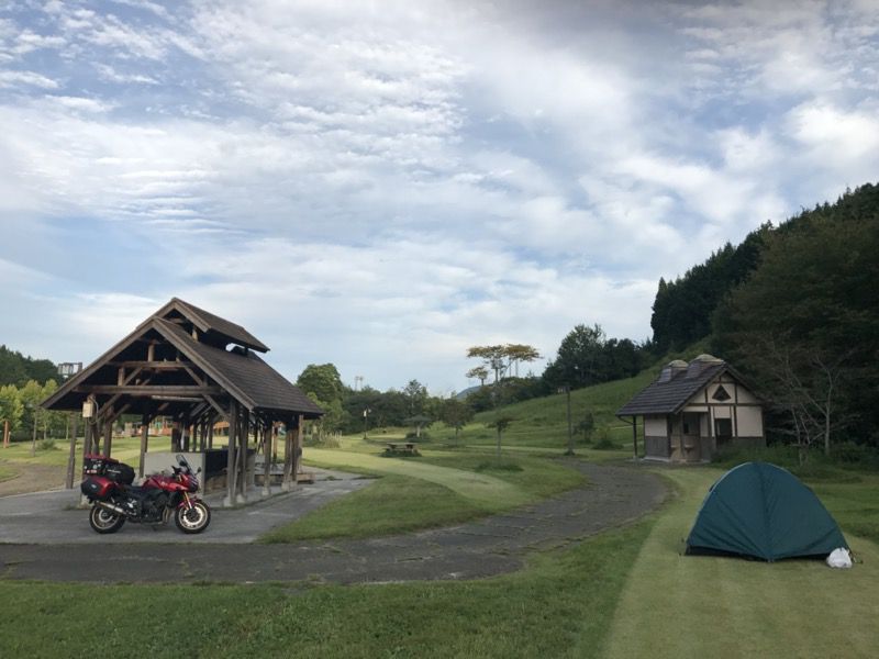 勝山運動公園キャンプ場のテントサイト